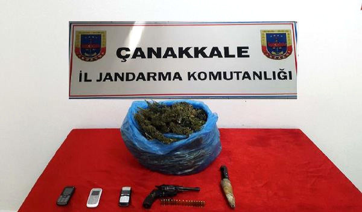 Çanakkale\'de 1 Kilo 295 Gram Esrara 2 Gözaltı