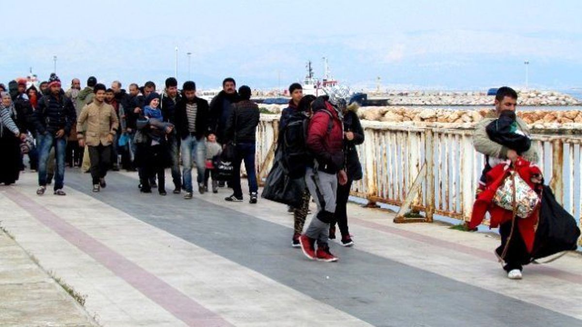 Ege Denizi\'nde Yasa Dışı Geçişler