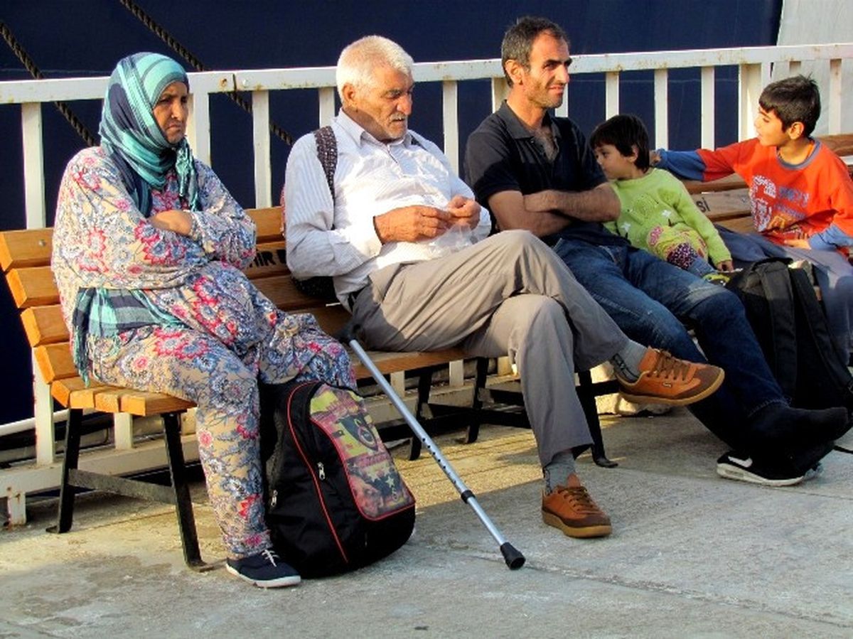 Çeşme\'de İki Ayrı Botta 73 Sığınmacı Kurtarıldı