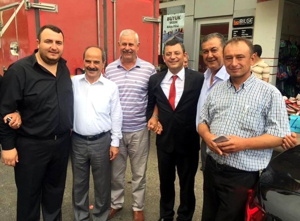 CHP\'li Özel, Salihli\'de Partililerle Bayramlaştı