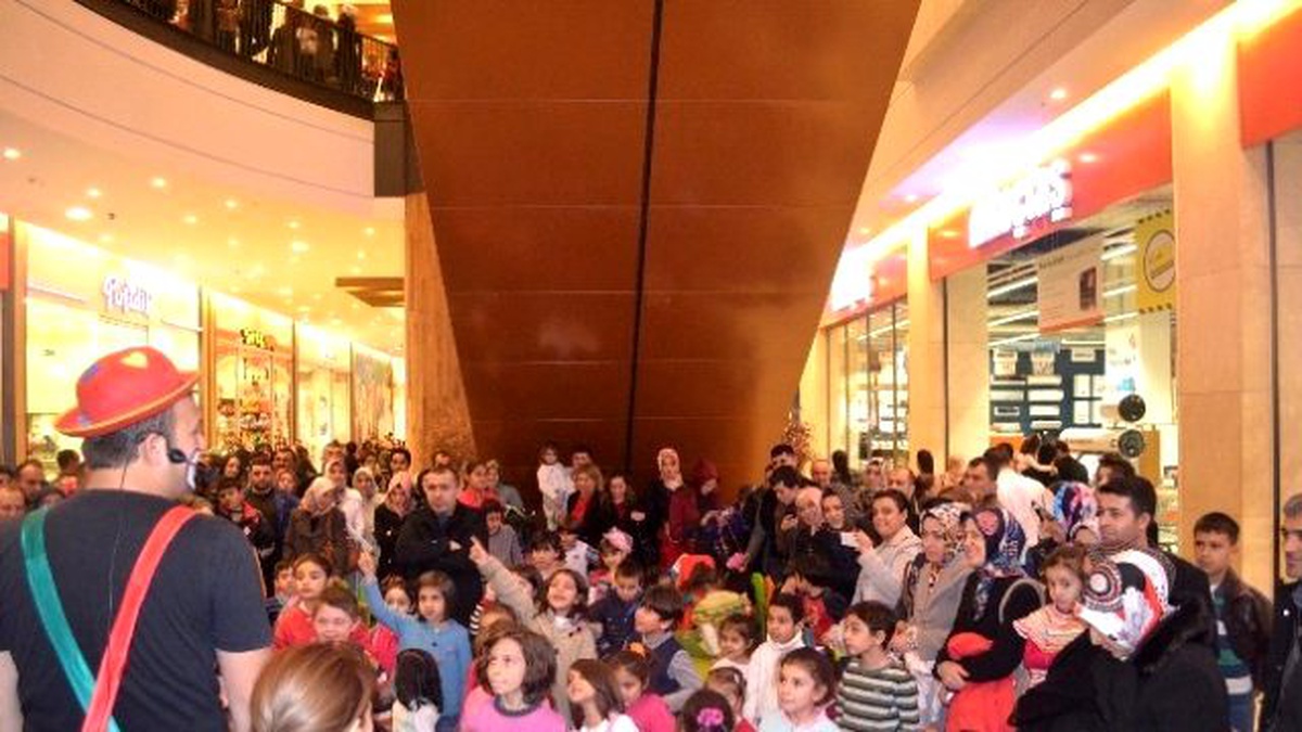 Miniklerin Bayram Eğlencesi Piazza\'dan