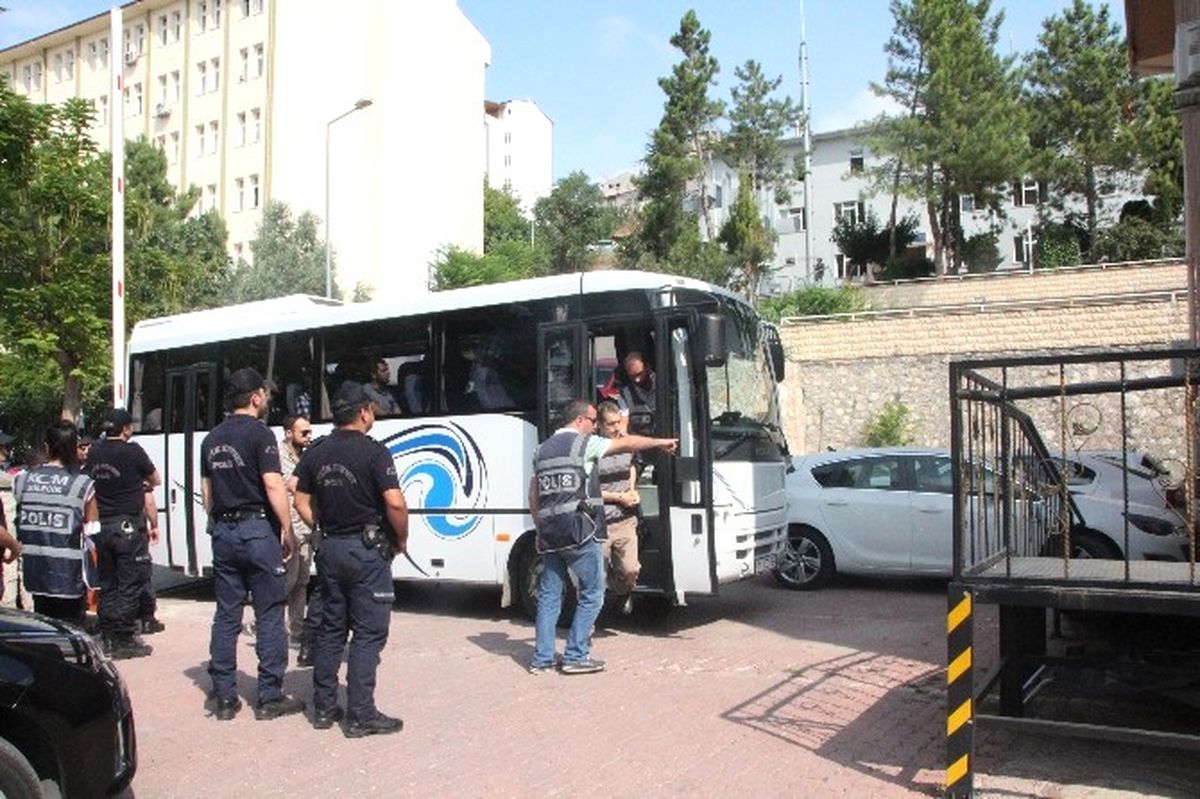 Fetö/pyd Soruşturması Kapsamında İhraç Edilen 5 Polis Tutuklandı