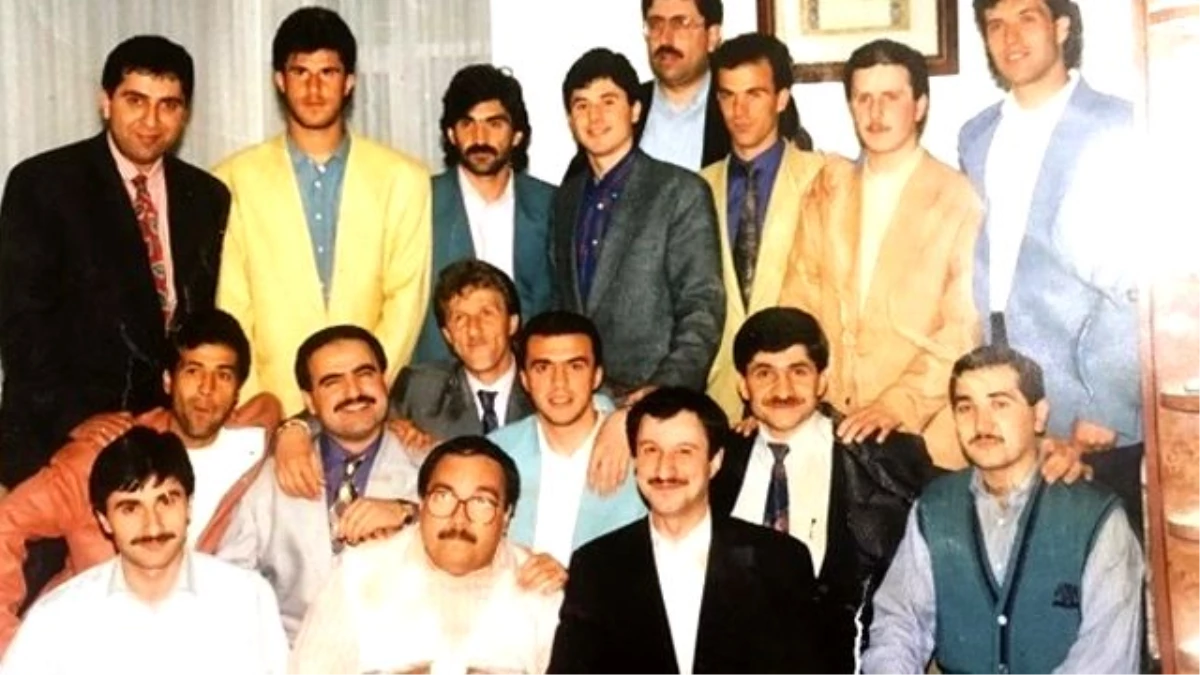 Galatasaraylı Eski Futbolcuların Adil Öksüz ve Ahmet Kırmiç\'le Fotoğrafı Ortaya Çıktı
