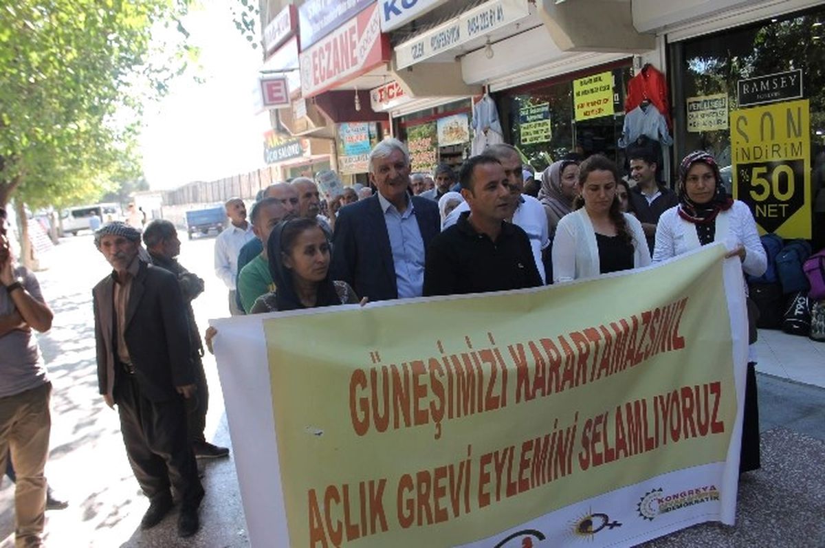 Hdp ve Dbp\'nin Basın Açıklamasına 20 Kişi Katıldı