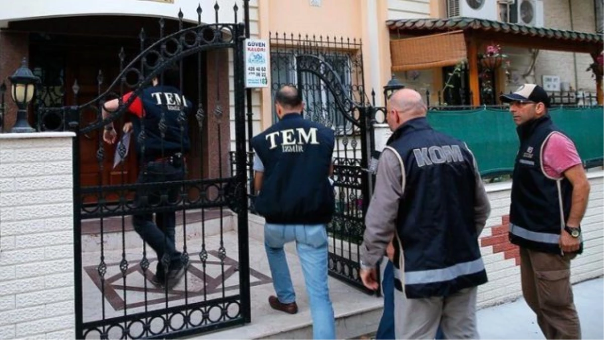 İzmir\'de Basın Açıklaması Yapmak İsteyen 25 Avukata Gözaltı
