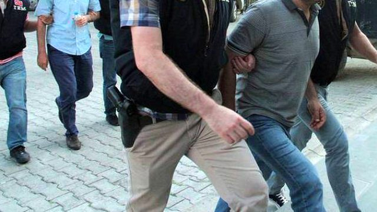 Kapatılan, Yurt, Derken ve Okul Yöneticilerinden 23\'ü Tutuklandı