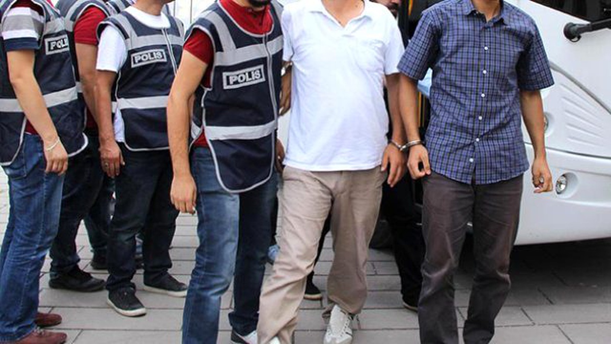 Karaman\'da Fetö Operasyonuna 15 Tutuklama