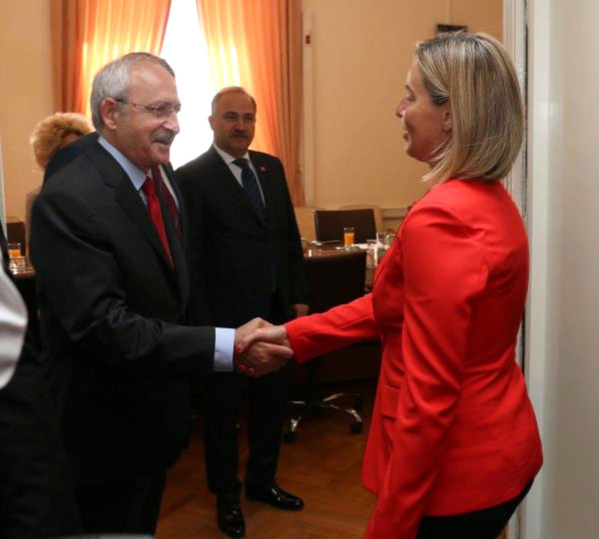 Kılıçdaroğlu, AB Yüksek Temsilcisi Mogherini ve AB Komiseri Hahn\'la Görüştü