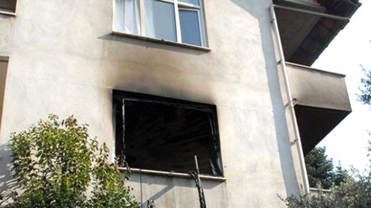 Kocaeli\'de Ev Yangını: 1 Ölü, 2 Yaralı