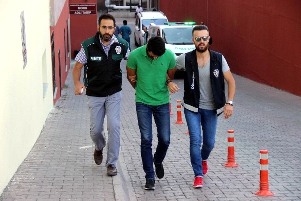 Sırt Çantasından 5 Kilo Uyuşturucu Çıktı