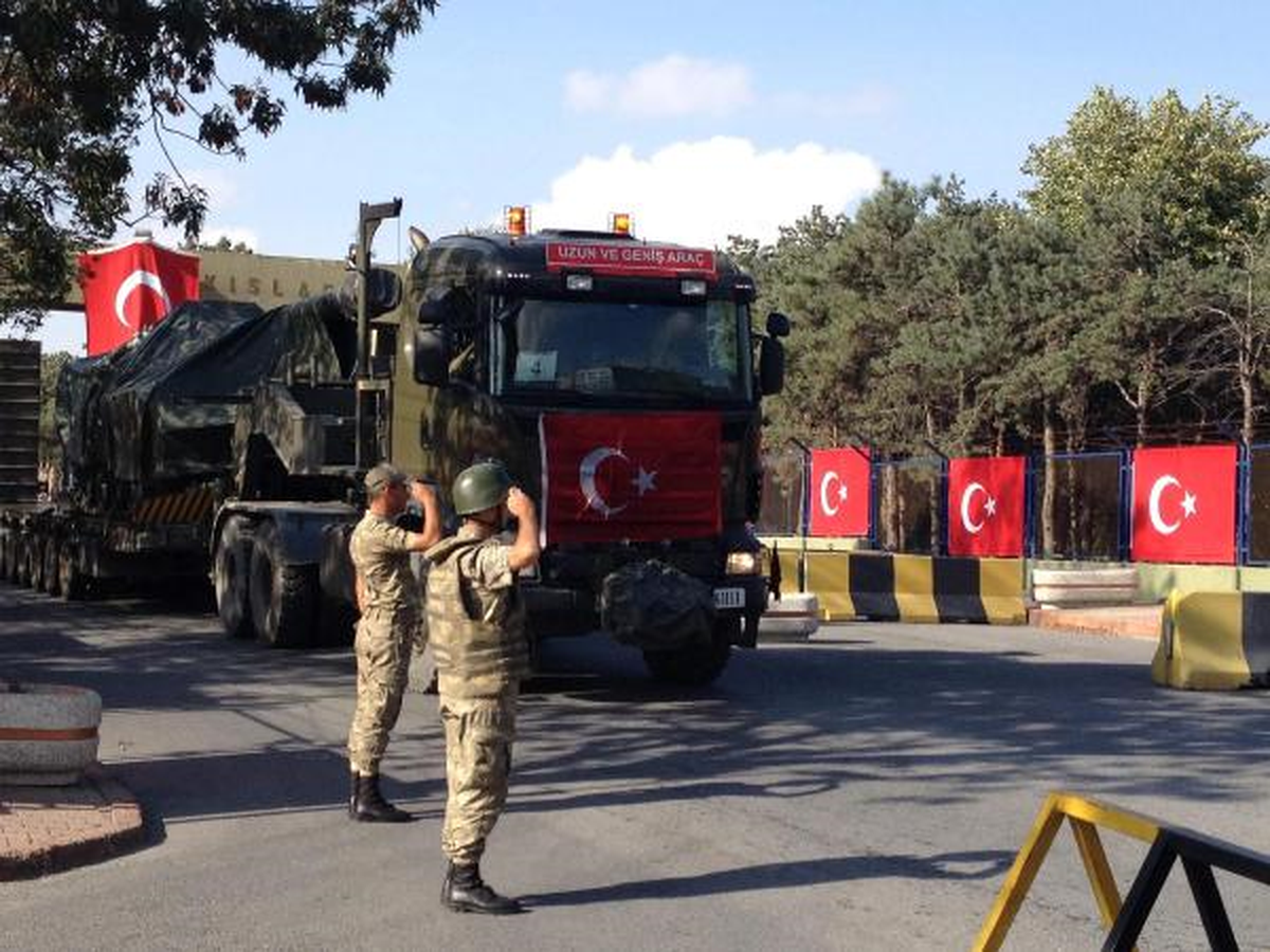 Tanklar Mehter Marşıyla Gönderildi