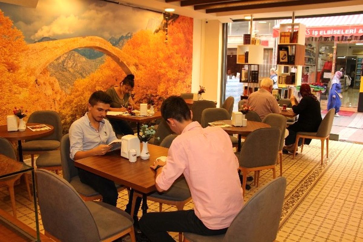 Tdv\'den \'Kitap Kafe\' Konsepti