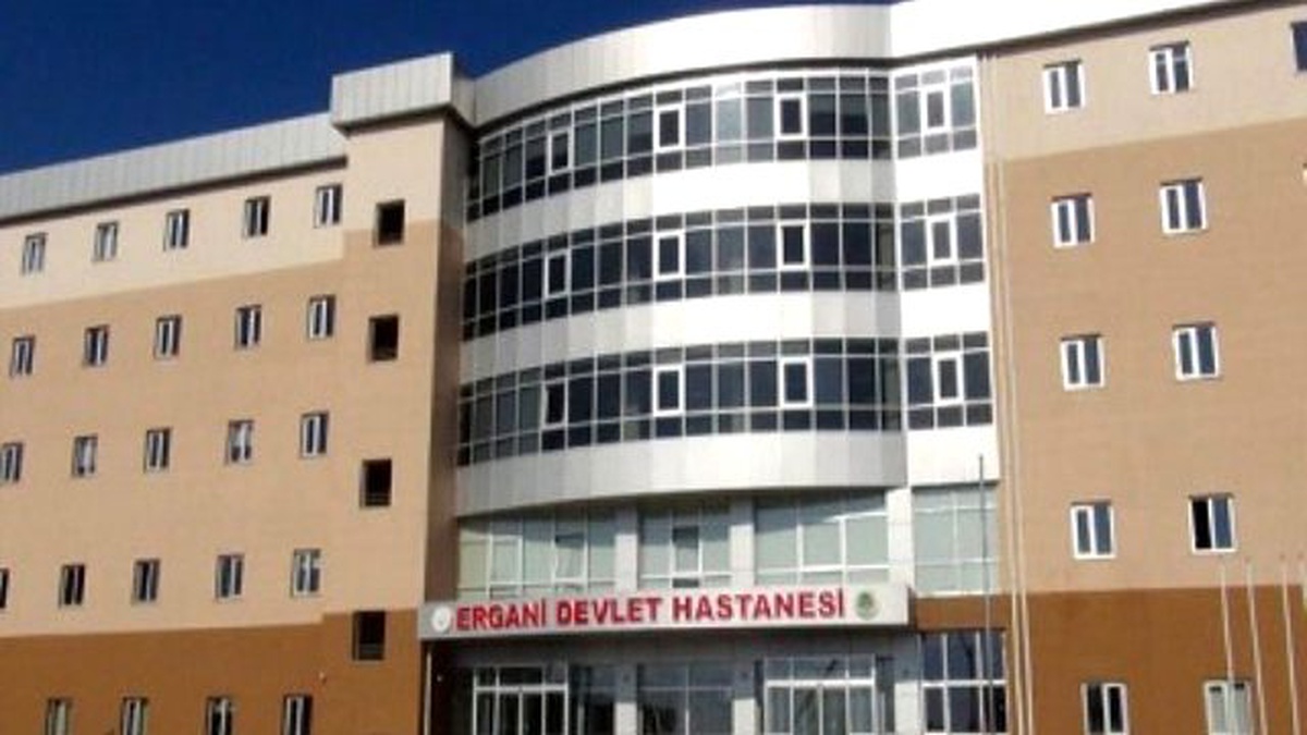 Tır\'ın Çarptığı 3 Kişiden İkisi Öldü
