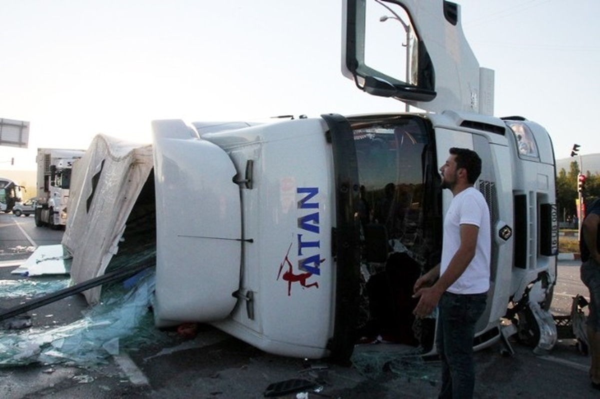 Tosya\'da Trafik Kazası: 2 Yaralı