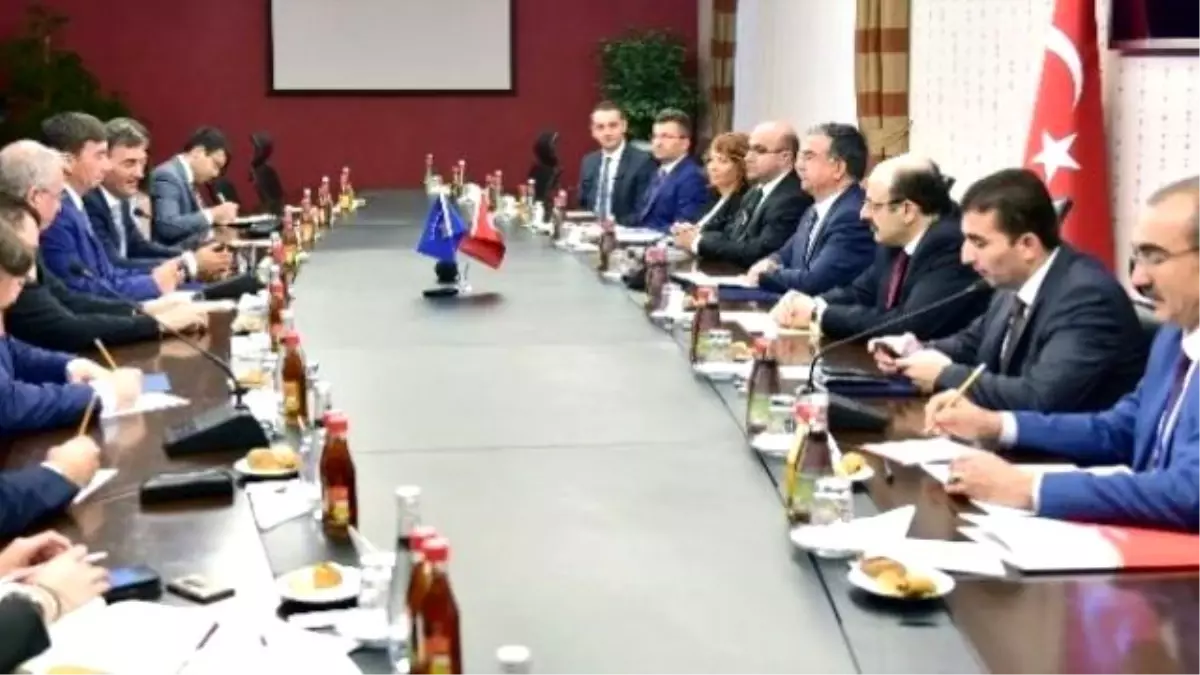 Yılmaz, Kosovalı Mevkidaşıyla Görüştü