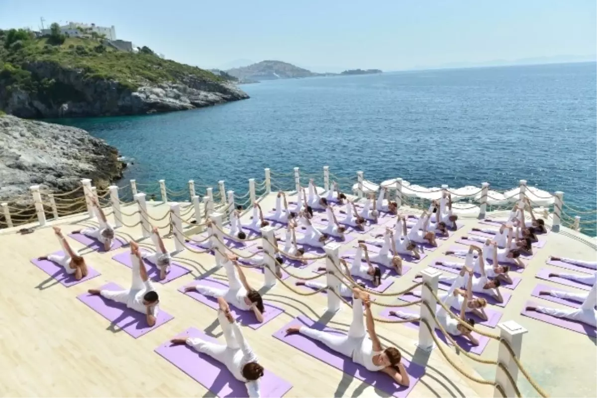 Yoga Severler Kuşadası'nda Buluşuyor