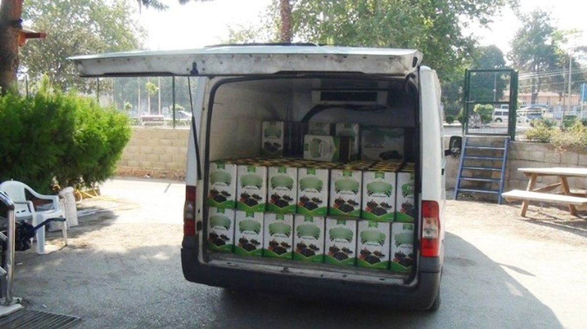 Zeytin Tenekelerinde 15 Bin Paket Kaçak Sigara Ele Geçirildi