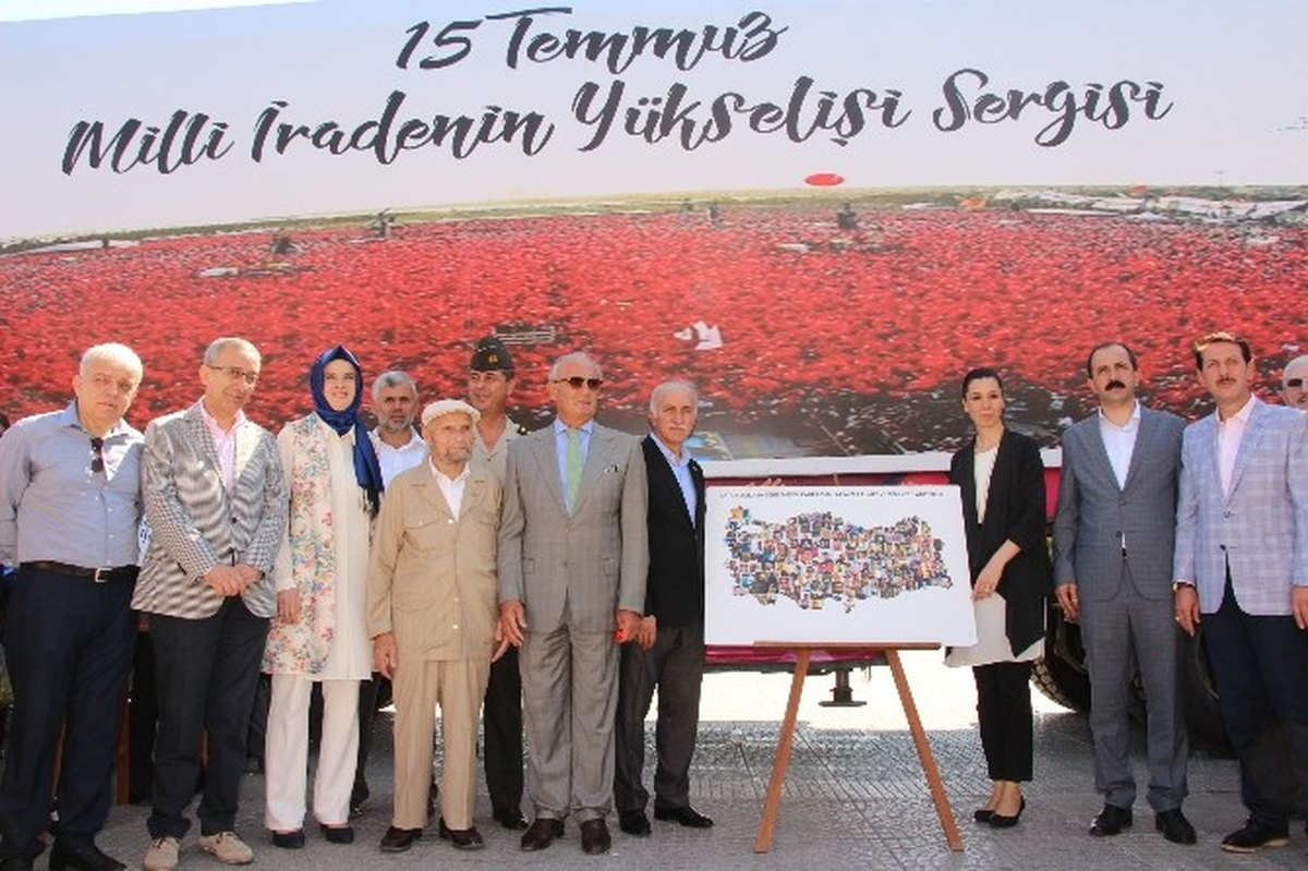 15 Temmuz\' Sergisine Mehteranlı Açılış
