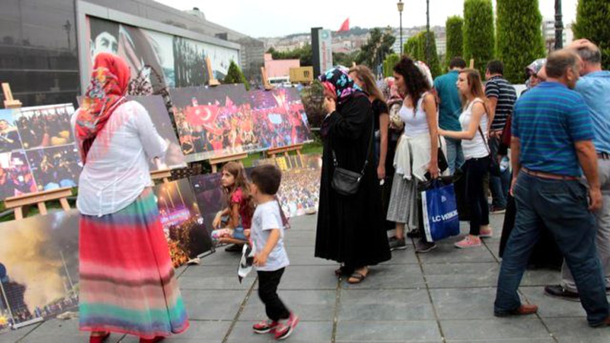 AK Parti\'den 15 Temmuz Fotoğraf Sergisi