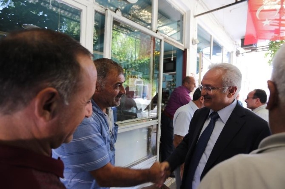 Başkan Başsoy Merkez Çarşısı Esnafını Ziyaret Etti