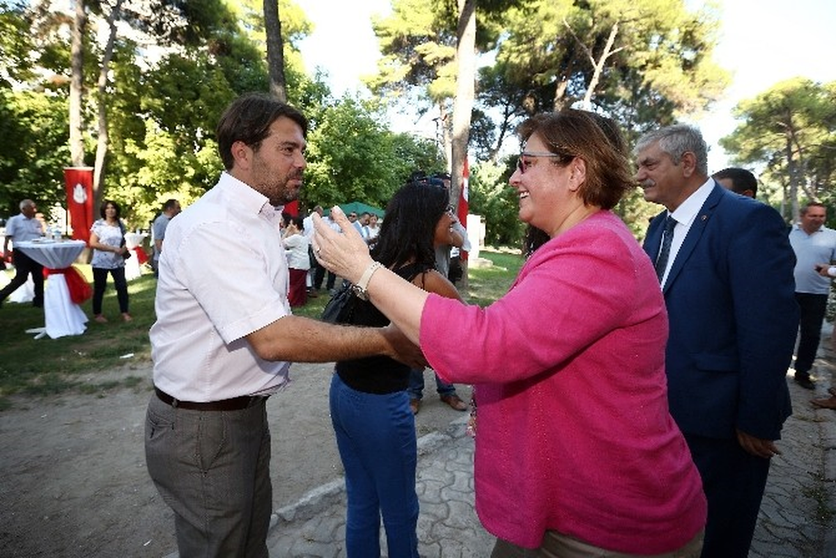 Başkan Pekdaş, Belediye Personeliyle Bayramlaştı