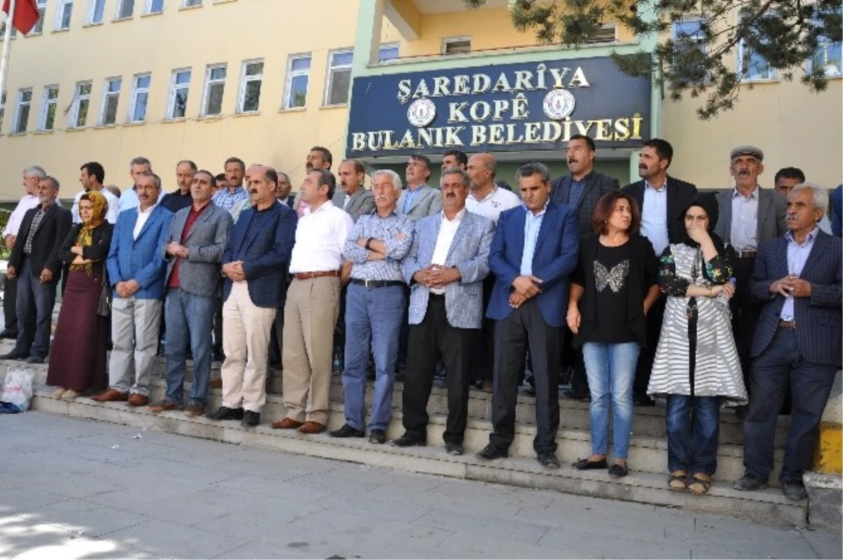 Belediye Önünde Kayyum Protestosu