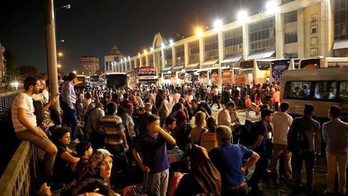 Büyük İstanbul Otogarı\'nda Bayram Yoğunluğu