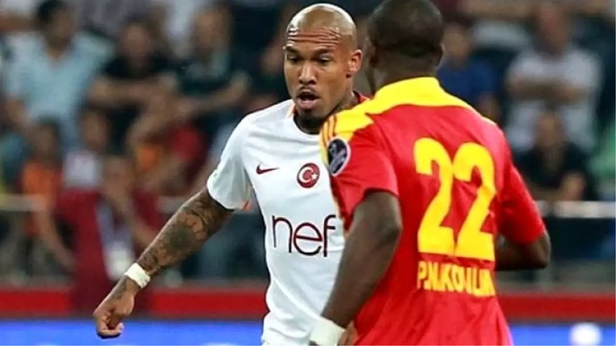 Galatasaray\'da Nigel de Jong Sakatlandı