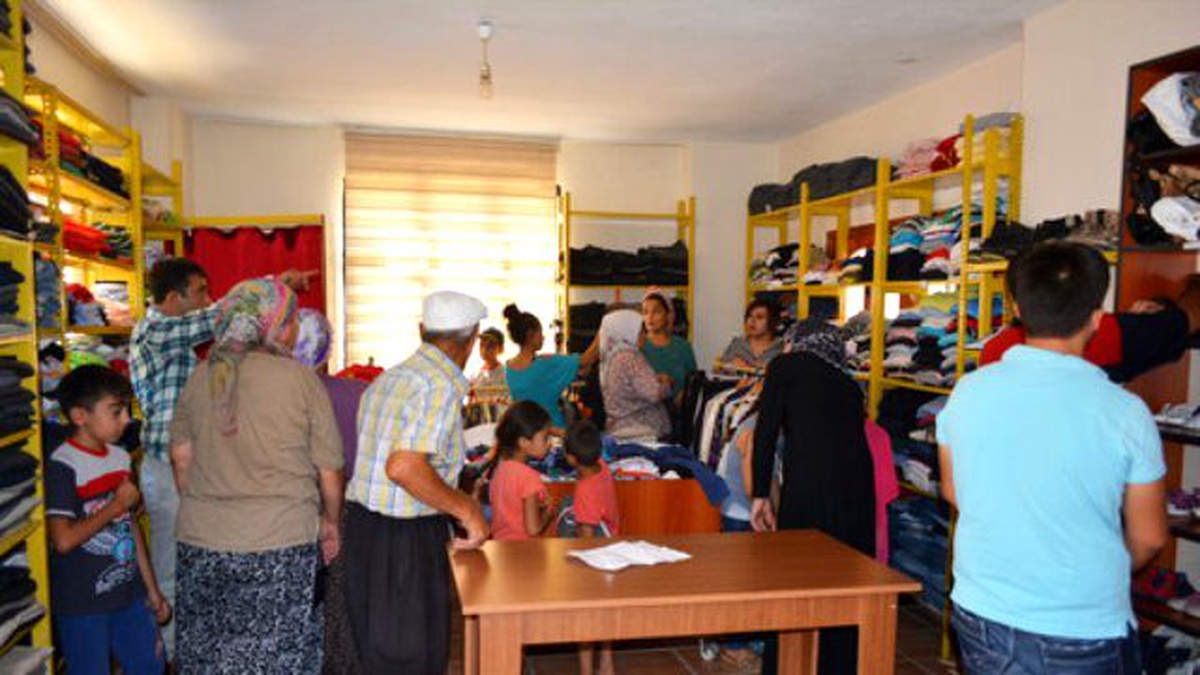 Hayır Çarşısı"Ndan İhtiyaç Sahiplerine Yardım