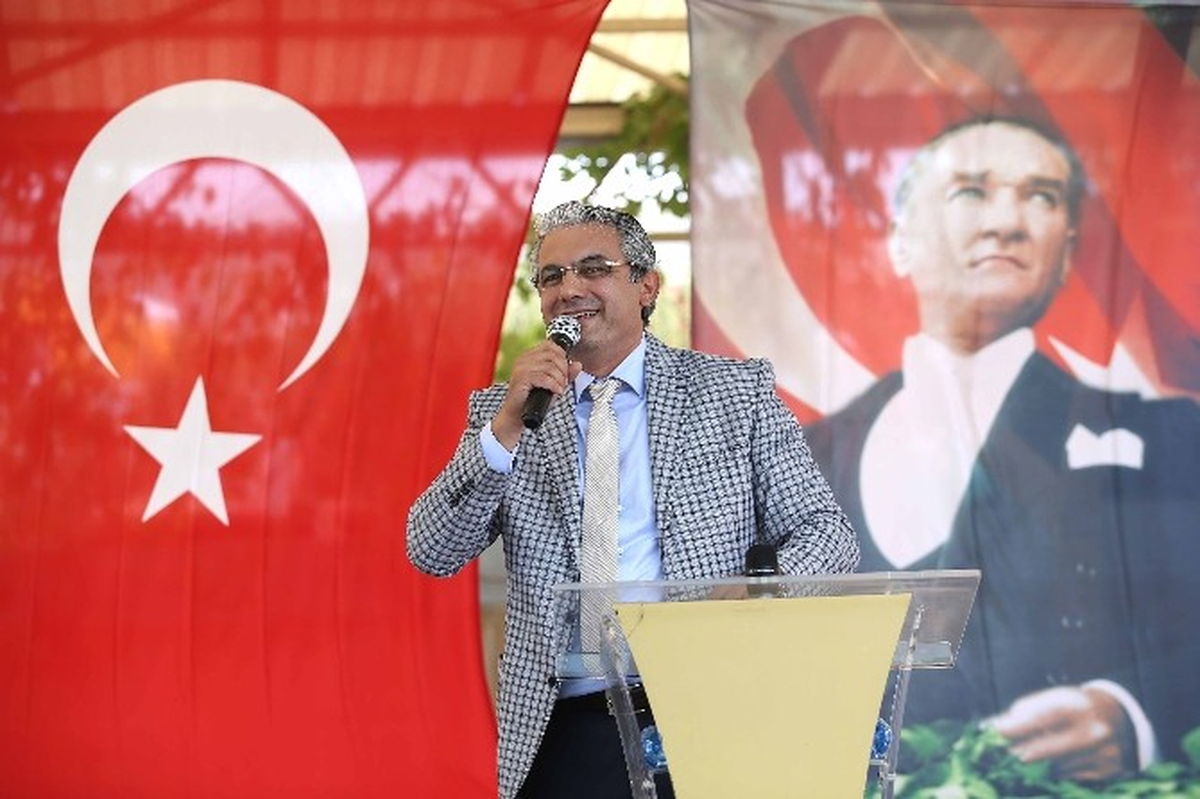 Karşıyaka\'da 2 Bin Kişiyle Bayram Yemeği