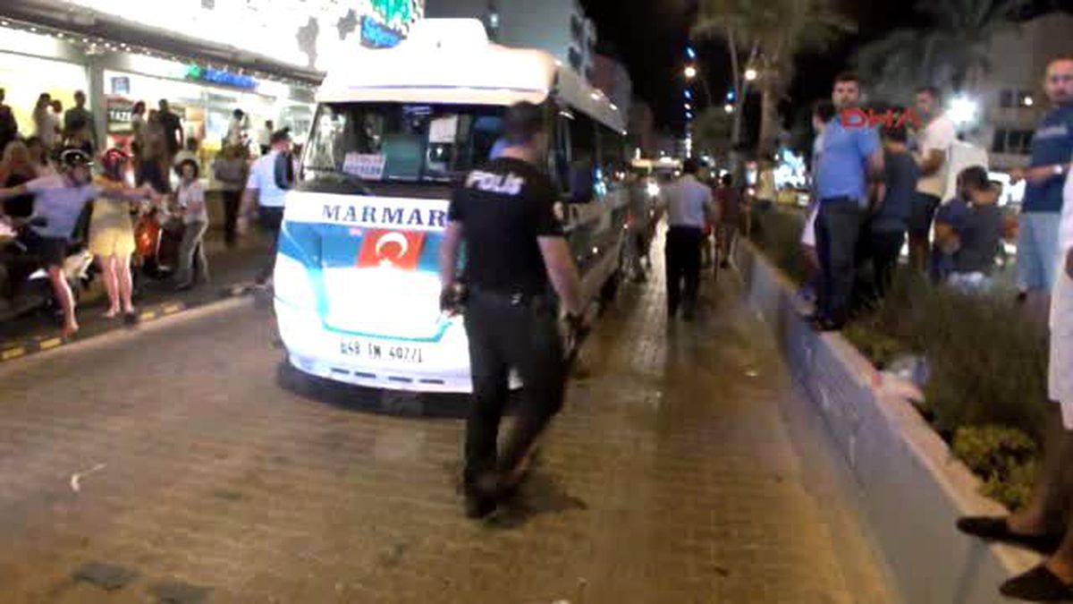 Marmaris\'te Yol Verme Kavgası 2 Yaralı