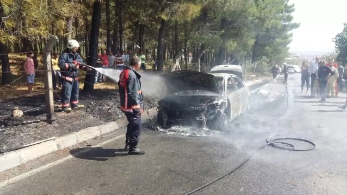 Seyir Halindeki Otomobil Alev Aldı