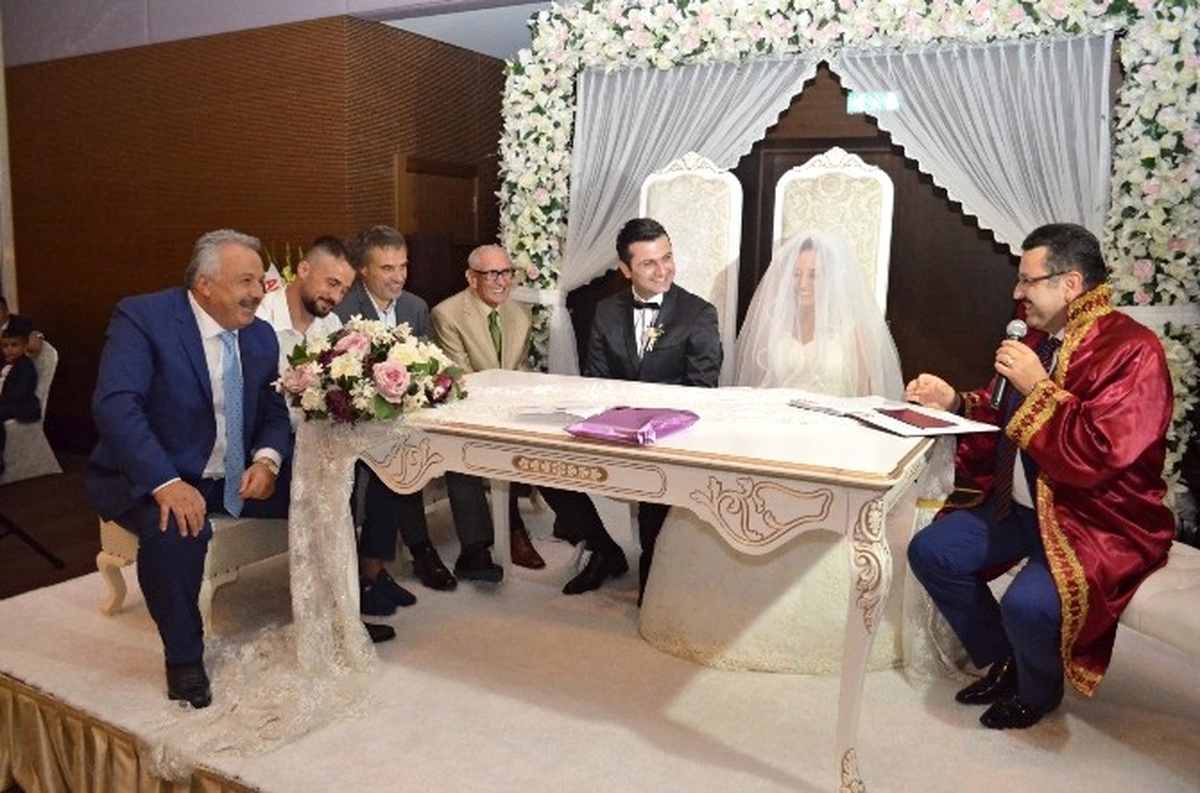 Özkan Sümer, Ersun Yanal ve Kaleci Onur, Nikah Şahitliği Yaptı