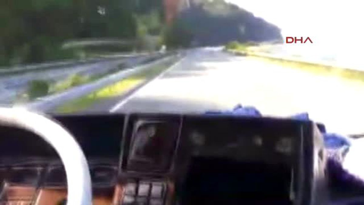 Rize Midibüs Şoförü Koltuğundan Kalktı, Görüntüleri Paylaştı!