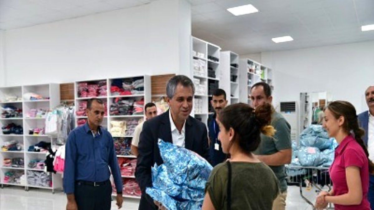 Surlu Çocuklara Bayramlık ve Okul Yardımı