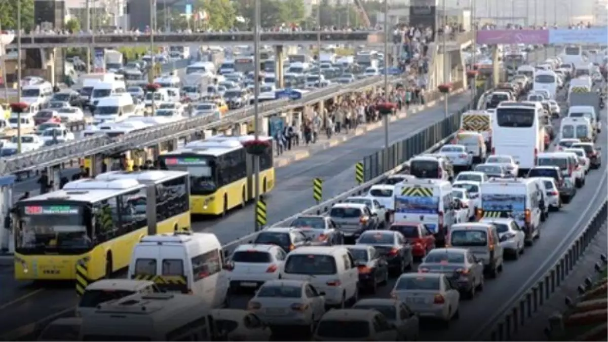 Trafikte Acele Etmek Kazaya Davetiye Çıkarıyor"