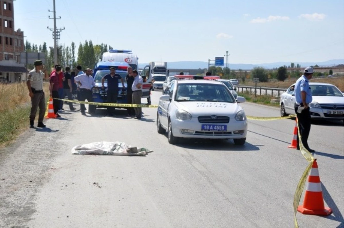 Traktörün Altında Kalan Çocuk Hayatını Kaybetti