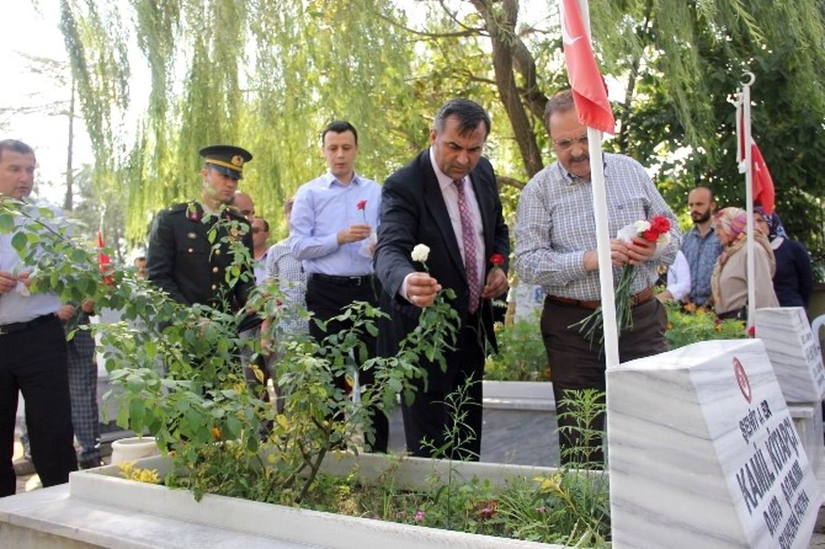Bafra\'da Şehitler Dualarla Anıldı