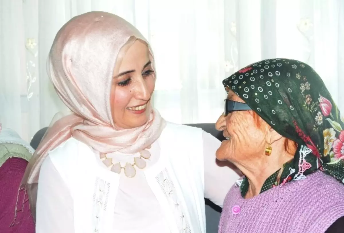 Bakan Tüfenkci\'nin Eşi Esra Tüfenkci Yaşlıları ve Çocukları Ziyaret Etti