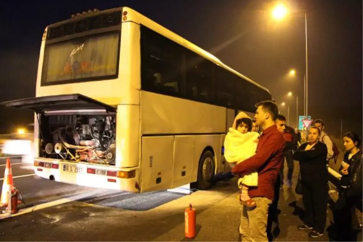 Bayram Tatiline Giderken Otobüste Yangın Paniği Yaşadılar