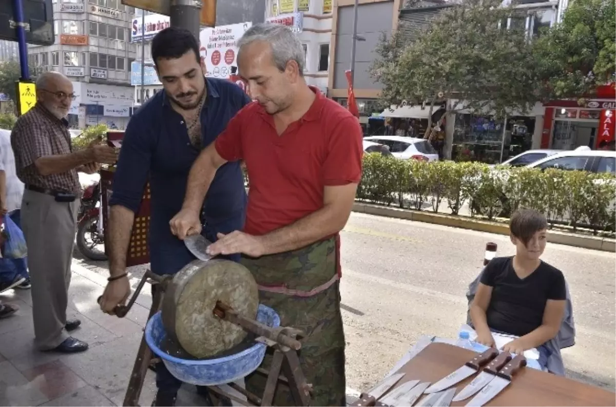 Bıçak Ustalarının Kurban Bayramı Mesaisi