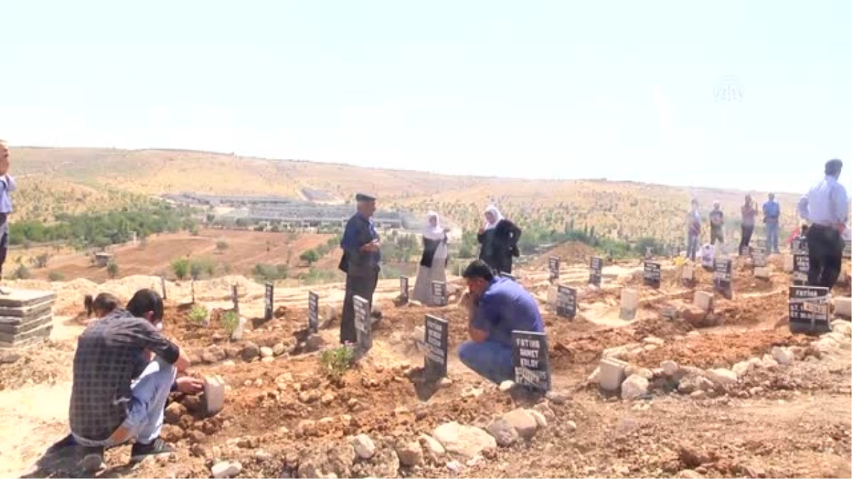 Düğündeki Patlamada Hayatını Kaybedenlerin Mezarları Ziyaret Edildi