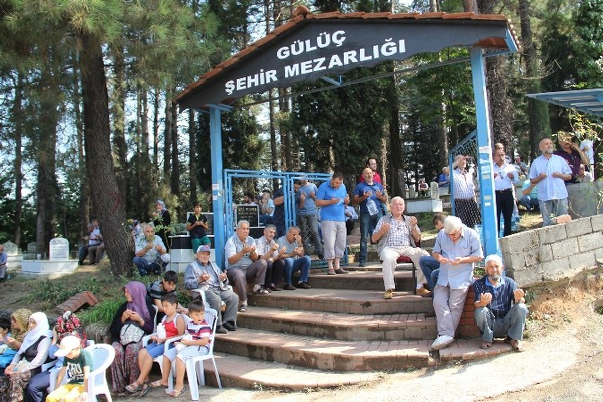 Gülüç Belediyesi\'nden Mezarlıklarda Mevlid Programı