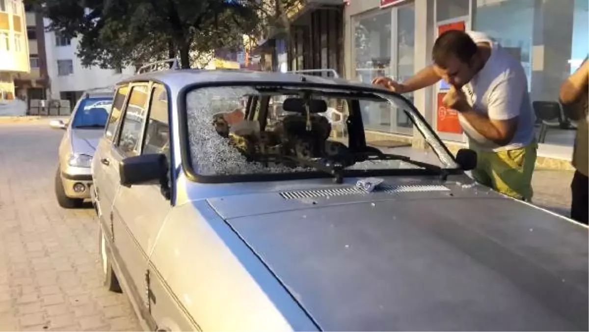 İki Grup Arasında Kavga Çıktı, İlçede Sokağa Çıkma Yasağı İlan Edildi