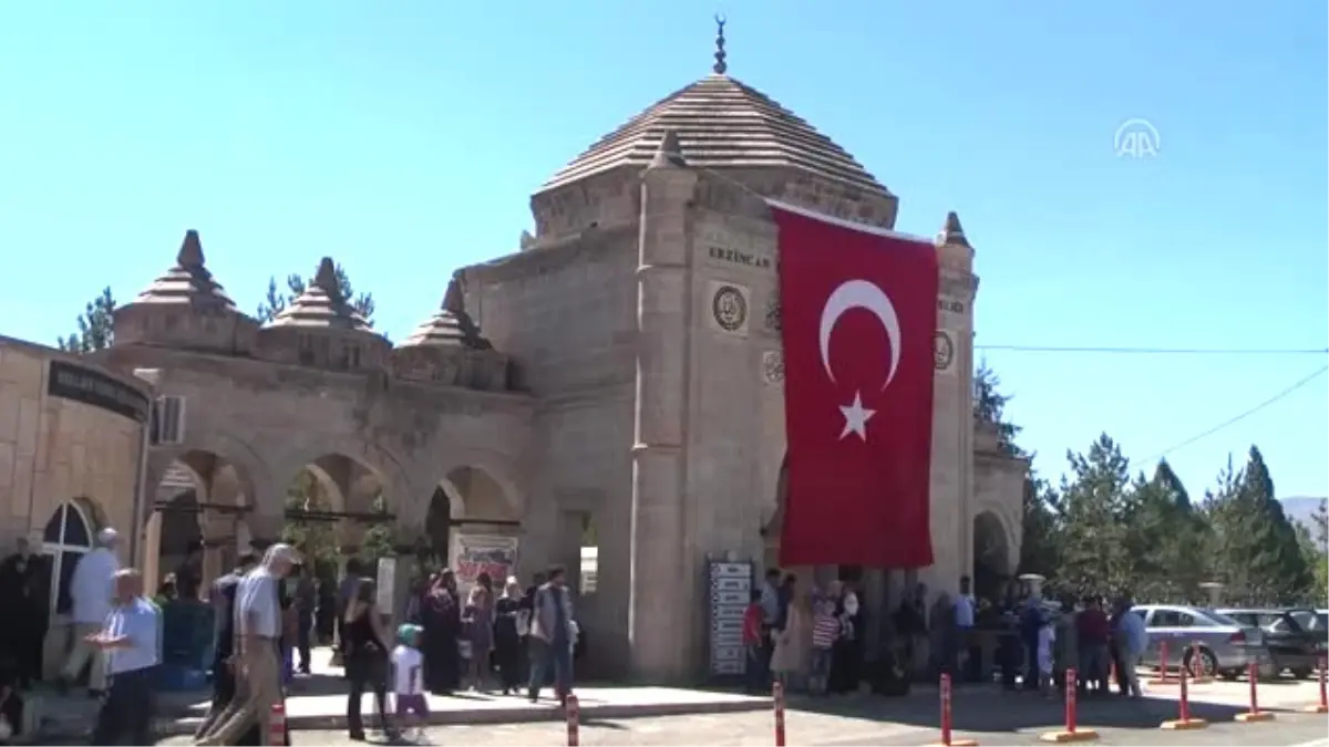 Kabir Ziyareti Yapacak Engellileri Mezarlığa Belediye Taşıyor