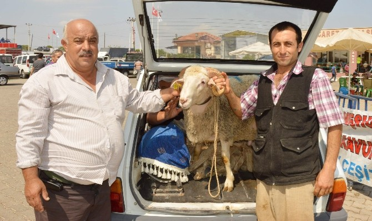 Kurban Pazarı Servisçilerin Yüzünü Güldürdü