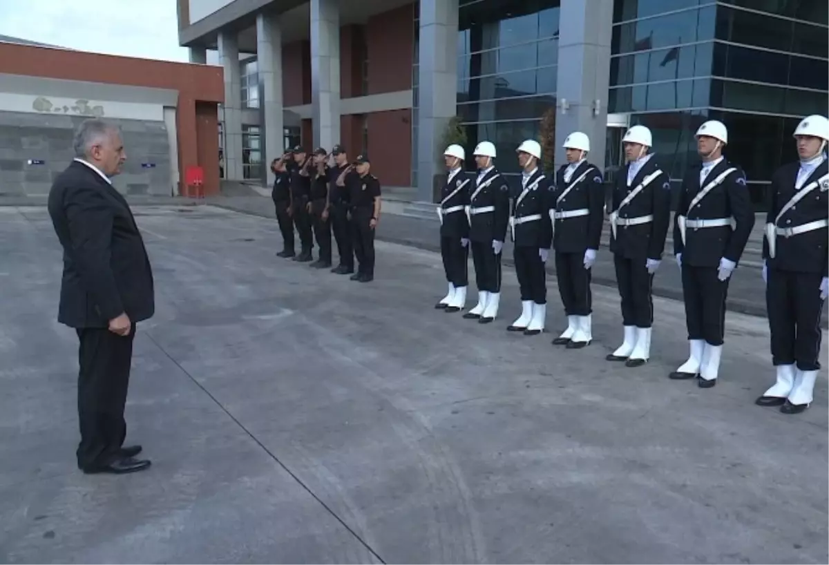 Başbakan Yıldırım Polislere Telsizden Seslendi