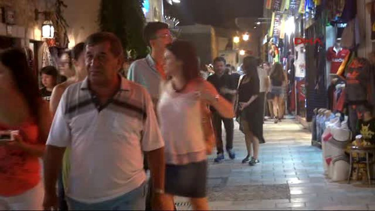 Bodrum Yıldız Tilbe Bodrum\'da Coşturdu
