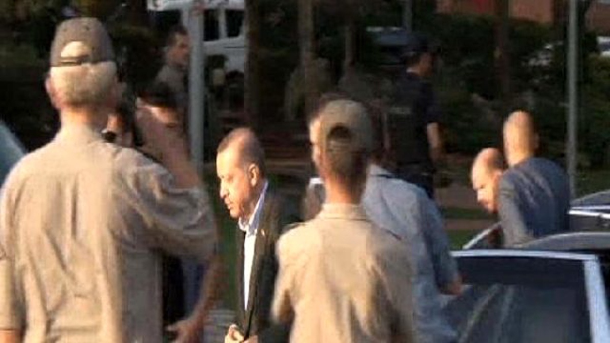 Cumhurbaşkanı Erdoğan: (28 Belediyeye Kayyum Atanması) Bana Göre Geç Atılmış Bir Adımdır (1)