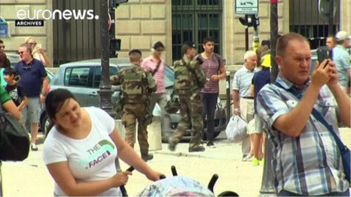 Fransa\'da 15 Bine Yakın Kişi İzleniyor